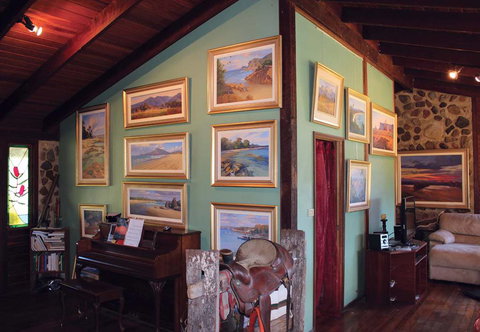 Rossiters’ Paintings - Accommodation Brunswick Heads 2