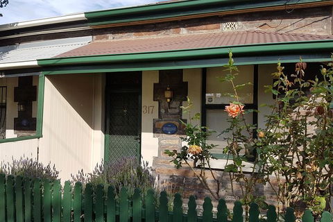 Adelaide Walking Tour: East End Escapade - Accommodation Brunswick Heads 4