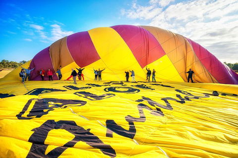Hot Air Ballooning Over Sydney Macarthur Region Including A Champagne Breakfast - Accommodation Brunswick Heads 1