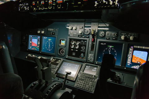 Airliner-737 - 60 MINS - Flight Simulator Experience - Accommodation Brunswick Heads 1