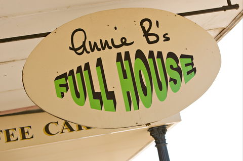 Annie B's Full House - Accommodation Brunswick Heads 1