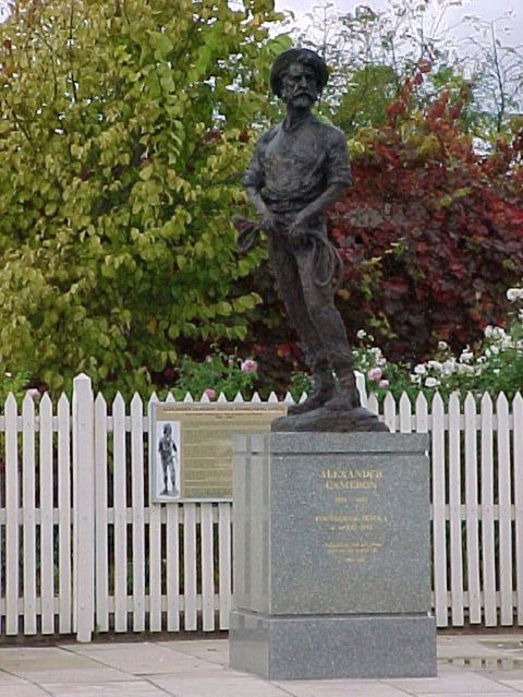 Alexander Cameron Statue - Accommodation Brunswick Heads 0