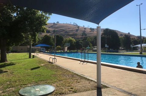 Gundagai Memorial Swimming Pool - Accommodation Brunswick Heads 0