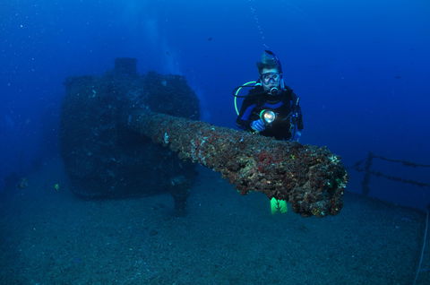HMAS Brisbane Dive Site - Accommodation Brunswick Heads 1