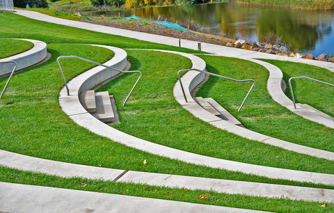 Queen Elizabeth Ll Park Queanbeyan - Accommodation Brunswick Heads 2