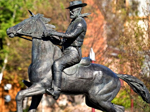 Thunderbolt's Statue And Constable Walker Memorial - Accommodation Brunswick Heads 0