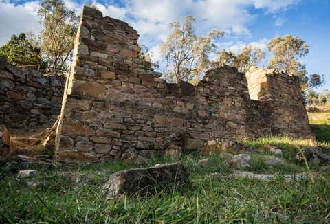Adelong Falls Gold Mill Ruins - Accommodation Brunswick Heads 2