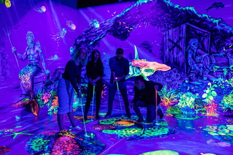 Glowing Rooms 3D Mini Golf - Accommodation Brunswick Heads 0