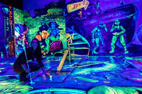 Glowing Rooms 3D Mini Golf - Accommodation Brunswick Heads 1