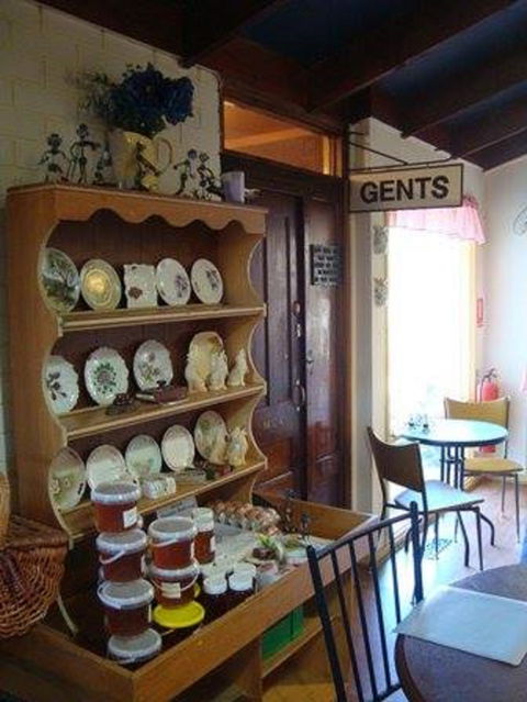 Train Stop Antiques - Accommodation Brunswick Heads 1