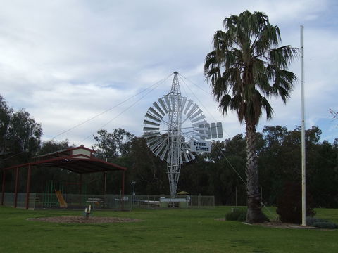 Luke Park And Jerilderie Lake - Accommodation Brunswick Heads 1