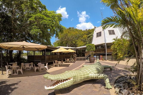 Adelaide River Queen Cruise Shuttle Bus - Accommodation Brunswick Heads 1