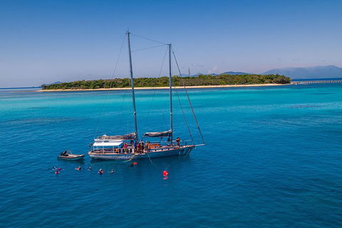 Green Island & Great Barrier Reef Sailing Cruise From Cairns - Only 25 Guests - Accommodation Brunswick Heads 6