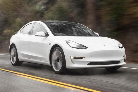 Adelaide Airport Departure Transfer In A Tesla Model3 EV - Accommodation Brunswick Heads 1