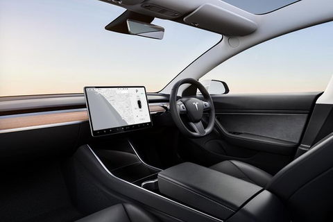 Adelaide Airport Departure Transfer In A Tesla Model3 EV - Accommodation Brunswick Heads 0