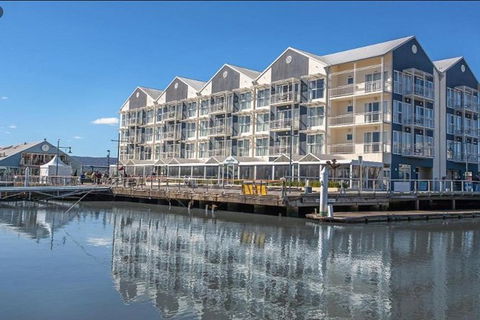 3.5 Hours Walking Guided Tour Of Launceston Highlights - Accommodation Brunswick Heads 2
