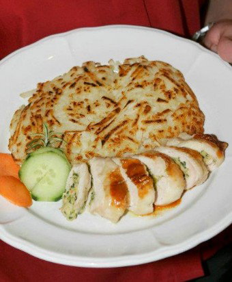 Des Alpes Swiss Restaurant - Accommodation Brunswick Heads 4