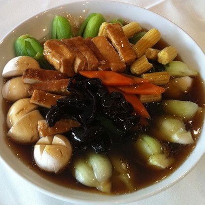 Chives Chinese & Thai Seafood Restaurant - Accommodation Brunswick Heads 3