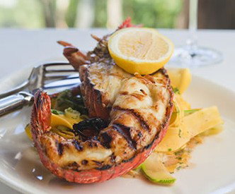 Chris's Beacon Point Restaurant - Accommodation Brunswick Heads 2