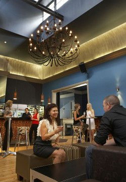 Canton Lounge Bar - Accommodation Brunswick Heads 2