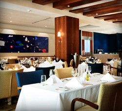 The Globe Wine Bar & Restaurant - Accommodation Brunswick Heads 3
