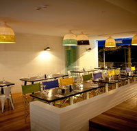 Deck Bar and Dining - Accommodation Brunswick Heads