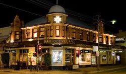 Bar Cleveland - Accommodation Brunswick Heads 2