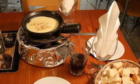 CJ's French Fondue Restaurant - Accommodation Brunswick Heads 2