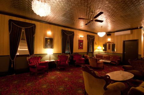 Back Bar Cocktail Lounge & Function Venue - Accommodation Brunswick Heads 3