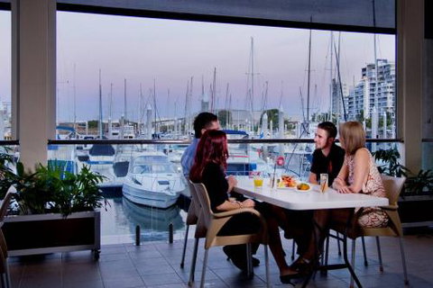 Townsville Yacht Club - Accommodation Brunswick Heads 2
