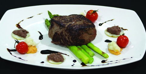 Lilys Restaurant Bar & Function Centre - Accommodation Brunswick Heads 4