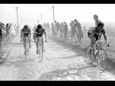 The Big Bike Film Night 'Feature Series' - A Sunday In Hell - Accommodation Brunswick Heads 2