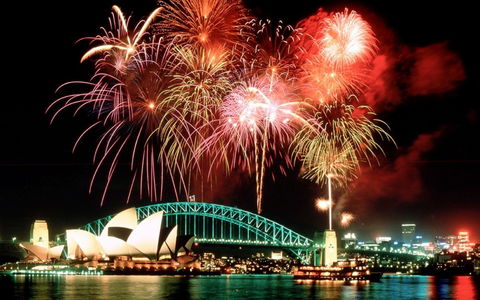 New Year's Eve Fireworks Cruise: Sydney Showboats - Accommodation Brunswick Heads 2