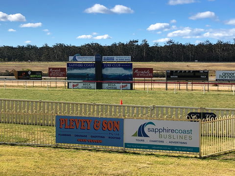 Tathra Cup Hawaiian Themed Fashions On The Field - Accommodation Brunswick Heads 0
