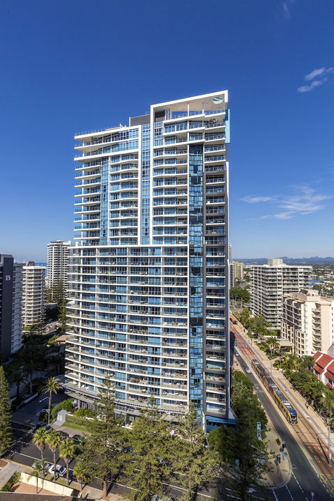 Artique Surfers Paradise - Accommodation Brunswick Heads 1