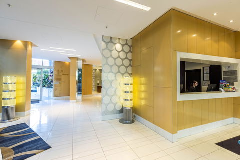 Artique Surfers Paradise - Accommodation Brunswick Heads 6