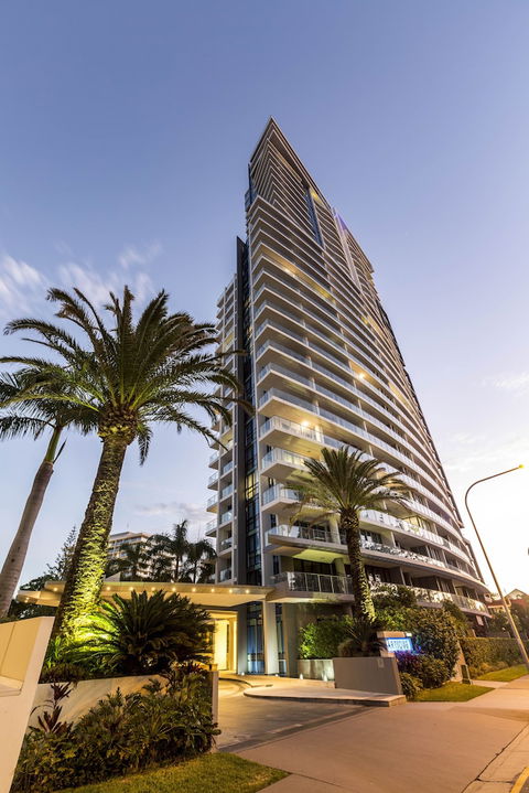 Artique Surfers Paradise - Accommodation Brunswick Heads 0