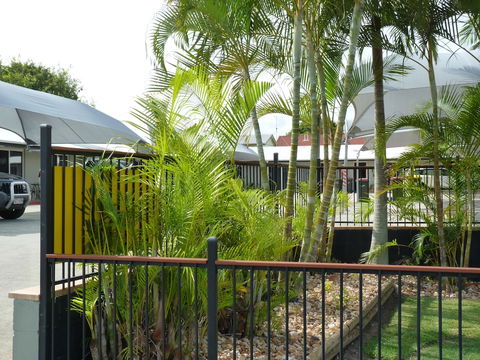 Caboolture Central Motor Inn, SureStay Collection By BW - Accommodation Brunswick Heads 2