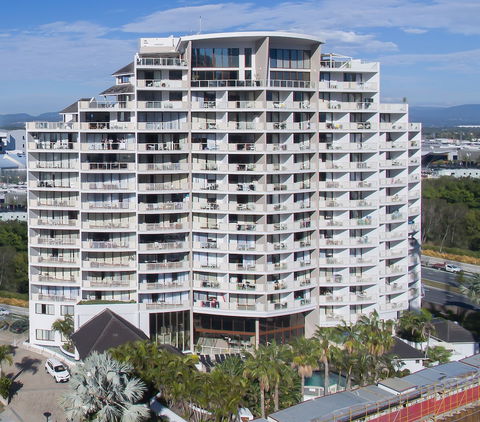 Broadbeach Savannah Hotel & Resort - Accommodation Brunswick Heads 0