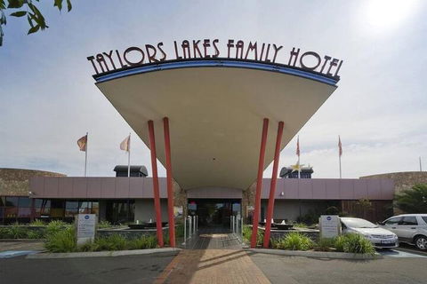 Quality Hotel Taylors Lakes - Accommodation Brunswick Heads 1
