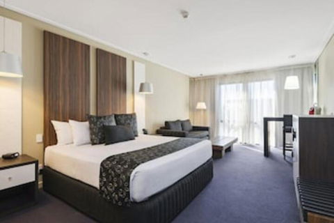 Quality Hotel Taylors Lakes - Accommodation Brunswick Heads 0