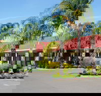 Pines Country Club Motor Inn - Accommodation Brunswick Heads