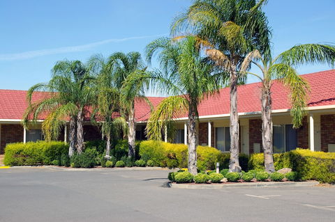 Pines Country Club Motor Inn - Accommodation Brunswick Heads 0