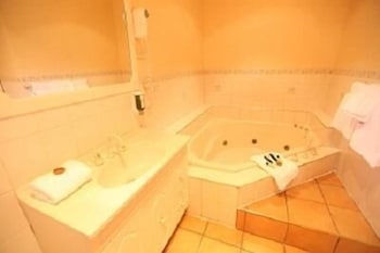 Fox And Hounds Inn - Accommodation Brunswick Heads 6