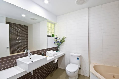 Lorne Bay View Motel - Accommodation Brunswick Heads 2