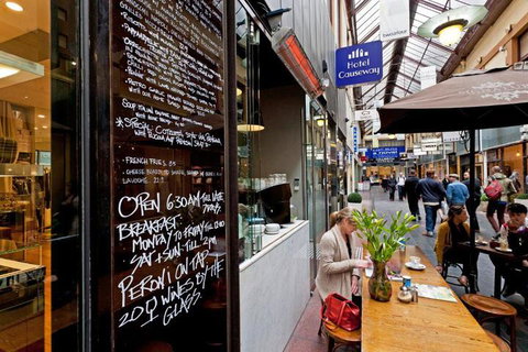 Hotel Causeway - Accommodation Brunswick Heads 0