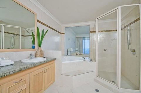 Oceana On Broadbeach - Accommodation Brunswick Heads 5