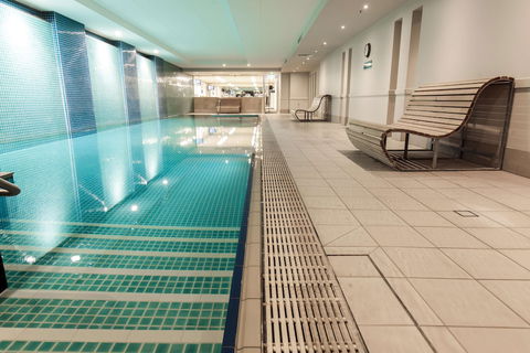 Oaks Glenelg Plaza Pier Suites - Accommodation Brunswick Heads 3