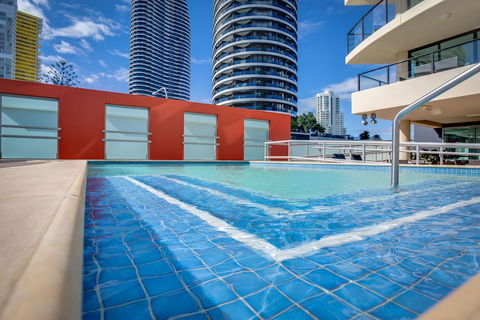 Mantra Broadbeach On The Park - Accommodation Brunswick Heads 4