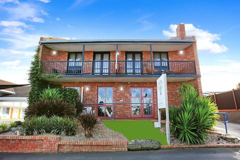 Tudor Motor Inn Warrnambool - Accommodation Brunswick Heads 0